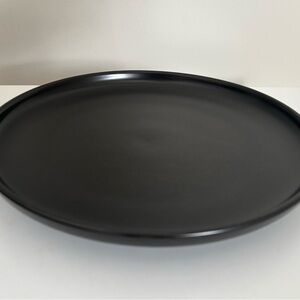 4 black ceramic dinner plates